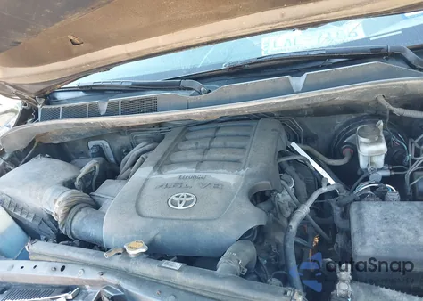 2016 Toyota Tundra Sr5 4.6L V8 z USA, uszkodzony, nr VIN 5TFRM5F13GX104735